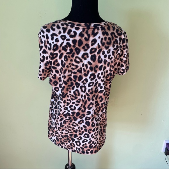 PINK VICTORIAS SECRET LEOPARD GRAPHIC PRINT T SHIRT SIZE SMALL - Picture 2 of 5